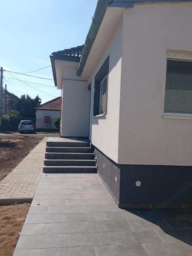 Kiss-Szollosi Vendeghaz II Lola Debrecen Exterior photo